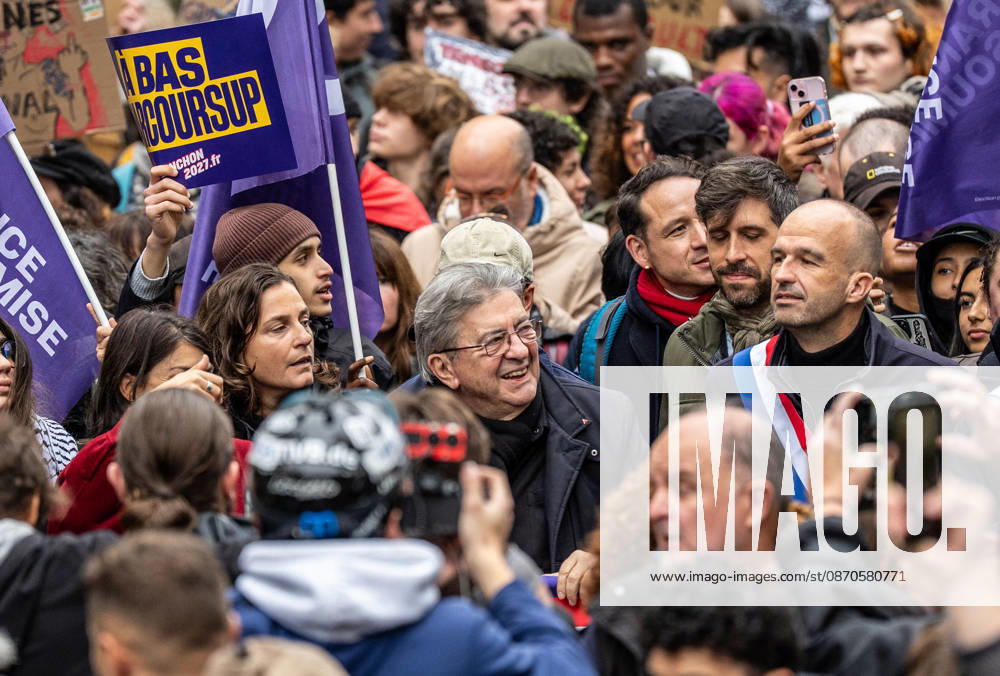 Jean-Luc Mélenchon, attending the Paris demonstration on October 24, 2026 Paris, October 24, 2026 Charles Cohen Boyer Bestimage Jean-Luc Mélenchon, attending the Paris demonstration on October 24, 2026 Paris, October 24, 2026, Paris, France