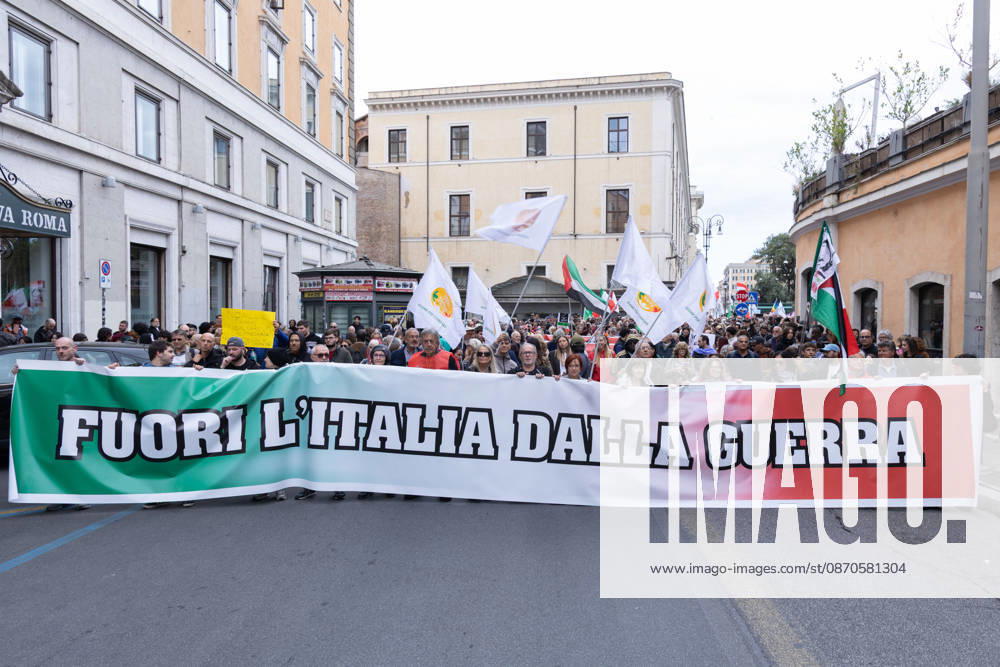 IPA90113070 - Get Italy Out of the War Rally in Rome