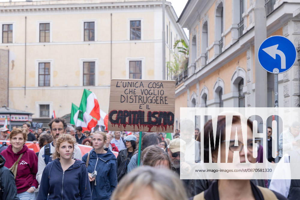 IPA90113073 - Italy Out of the War Rally in Rome