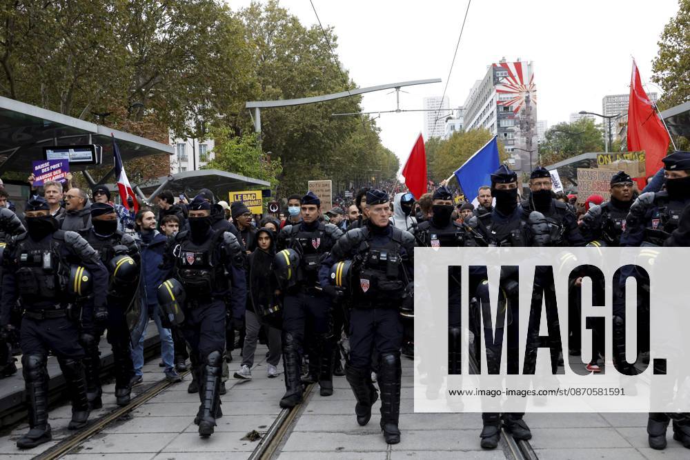 October 24 Protest PHOTOPQR LE PARISIEN Delphine Goldsztejn Paris Oct. 24, 2026 October 24 Protest Another day of protests March route: Porte d’Italie to Porte de Vincennes Photo taken near the tram Maryse Bastié Paris 13th October 24, 2026 Photo by Delphine Goldsztejn France Oct. 24, 2026 Another day of protests this Saturday, and amid fears of renewed violence and looting, restrictions on freedom of movement and assembly have multiplied, drawing sharp criticism from civil liberties groups Paris, France