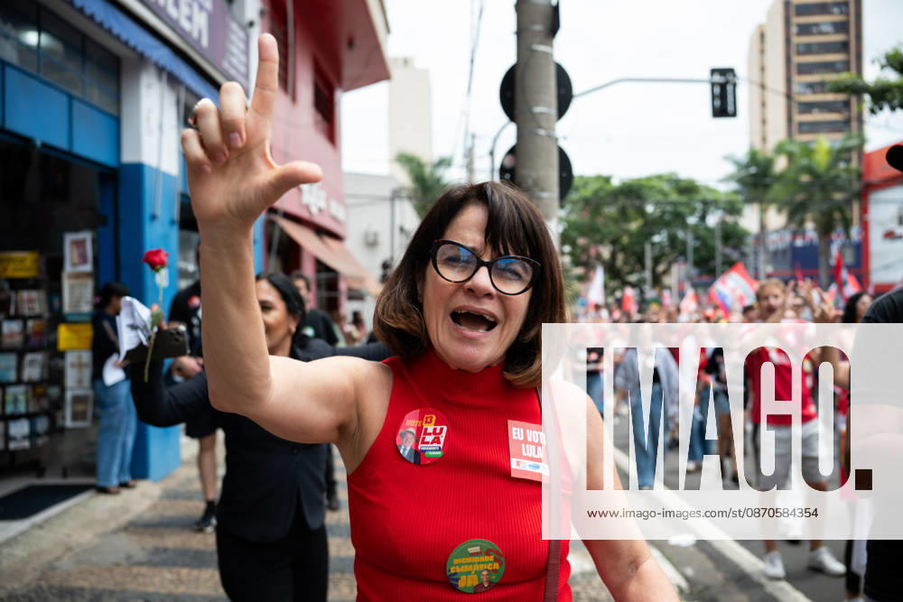 Lula Supporters Hold Reelection Rally in Campinas CAMPINAS, SAO PAULO, BRAZIL - OCT 24 - Supporters hold a rally in support of President Luiz Inacio Lula da Silvas reelection in downtown Campinas on Saturday morning (24). CAMPINAS SAO PAULO BRAZIL