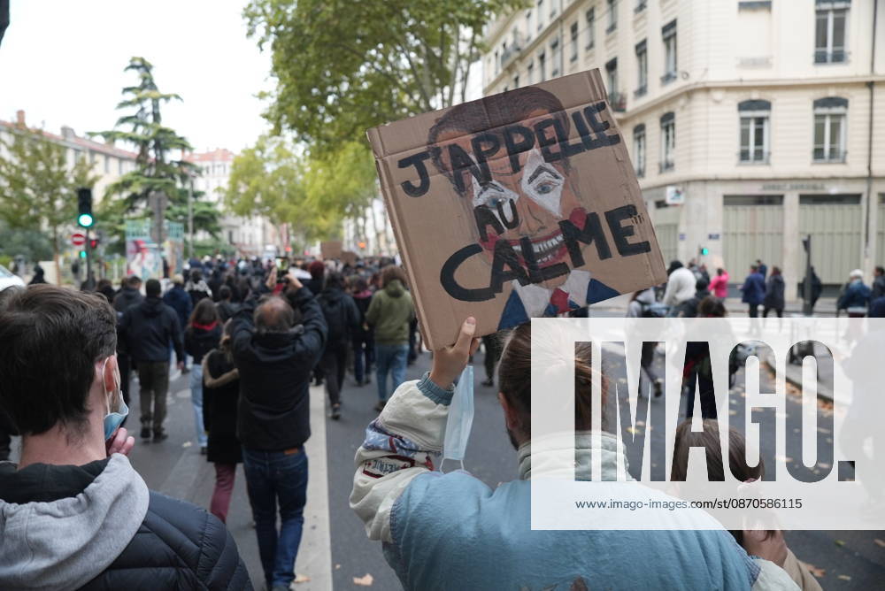 Police intervene in protesters during demonstrations in Lyon LYON, FRANCE - OCTOBER 24: French policemen take measures during a demonstration in favor of purchasing power, the protection of public services, and fiscal and social justice, in Lyon, France on October 24, 2026 as part of a nationwide call for mobilisation bringing together former members of the Yellow Vest movement, labor unions, high school and university students. Mathieu Prudhomme Anadolu Lyon France. Editorial use only. Please get in touch for any other usage.