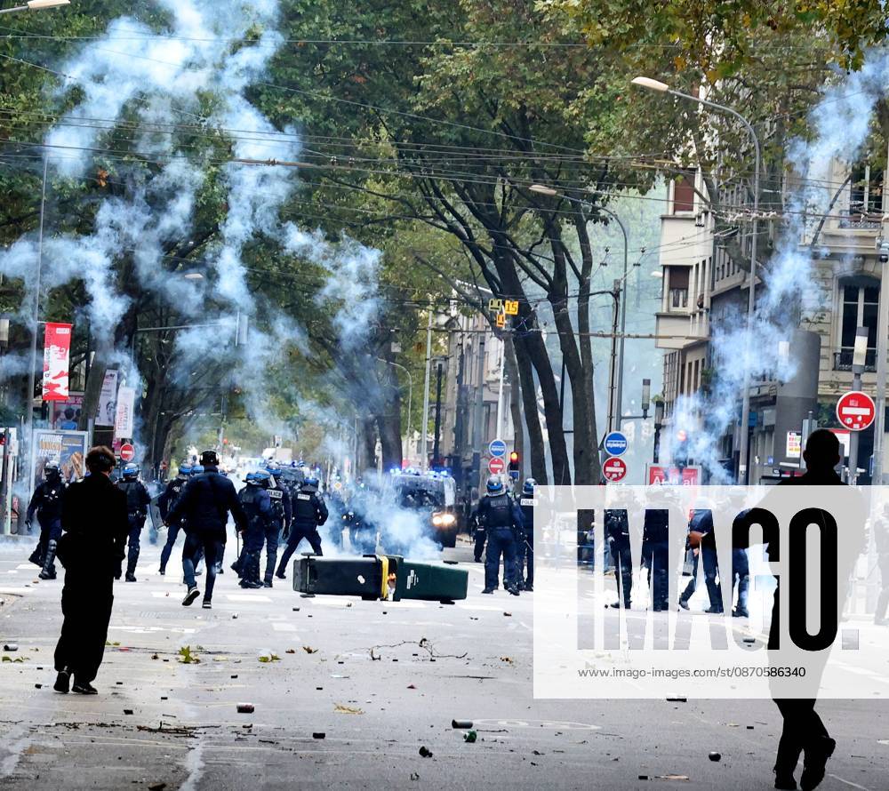 October 24 Protest PHOTOPQR LE PROGRES Richard MOUILLAUD Lyon Oct. 24, 2026 October 24 Protest October 24 Protest France Oct. 24, 2026 Another day of protests this Saturday, and amid fears of renewed violence and looting, restrictions on freedom of movement and assembly have multiplied, drawing sharp criticism from civil liberties groups Lyon, Rhône, Rhône-Alpes, France