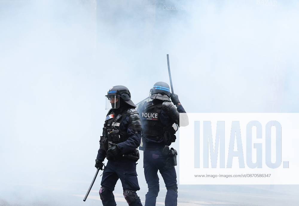 October 24 Protest PHOTOPQR LE PROGRES Richard MOUILLAUD Lyon Oct. 24, 2026 October 24 Protest October 24 Protest France Oct. 24, 2026 Another day of protests this Saturday, and amid fears of renewed violence and looting, restrictions on freedom of movement and assembly have multiplied, drawing sharp criticism from civil liberties groups Lyon, Rhône, Rhône-Alpes, France