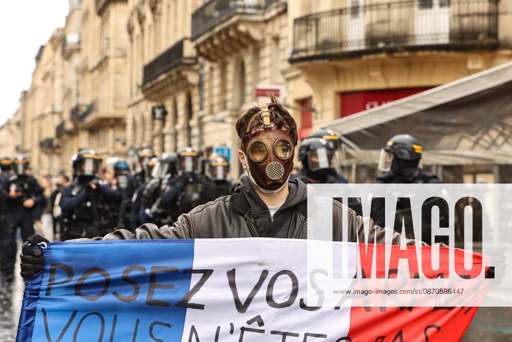 Social Movement: Protest in Bordeaux on October 24, 2026 PHOTOPQR SUD OUEST Fabien COTTEREAU Fabcot33 Bordeaux October 24, 2026 Protest in Bordeaux on October 24, 2026 Mobilization on October 2October 4: Approximately 15,000 protesters in Bordeaux; clashes broke out at the end of the march at Place de la Bourse and along the quays. France, Oct. 24, 2026. Another day of protests this Saturday, and amid fears of renewed violence and looting, restrictions on freedom of movement and assembly have increased, drawing sharp criticism from civil liberties groups. Bordeaux, Gironde, France