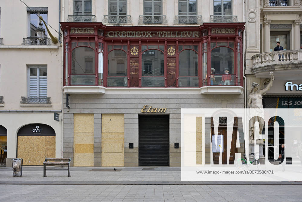 Shops Boarded Up With Wooden Panels - Lyon Shops in Lyon are boarded up with wooden panels ahead the Yellow Vests Protest Act II In Lyon, France on October 24, 2026. Photo by ABACAPRESS.COM Lyon France