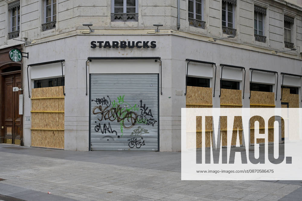 Shops Boarded Up With Wooden Panels - Lyon Shops in Lyon are boarded up with wooden panels ahead the Yellow Vests Protest Act II In Lyon, France on October 24, 2026. Photo by ABACAPRESS.COM Lyon France