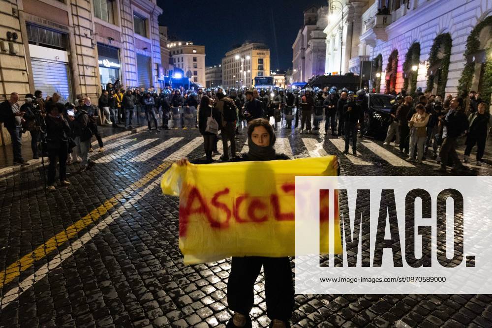 IPA90124690 - Protest Against Rising Living Costs: Rome, October 24, 2026 March Organized by the October 17 Movement