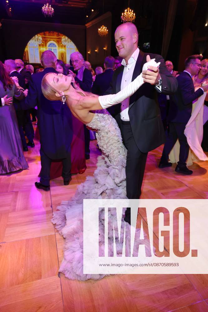 Leipzig Opera Ball 2026: Jenny Elvers and Paul Jolig s First Dance, Leipzig Opera Ball 2026, Leipzig Opera, Date: October 24, 2026