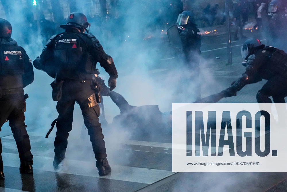Police intervene in demonstrators amid ongoing protests in Nancy NANCY, FRANCE - OCTOBER 24: Police clash with protesters with water cannons and tear gas during a demonstration amid ongoing social and political tensions in Nancy, France, on October 24, 2026. Muhammed Said Tako Anadolu Nancy France. Editorial use only. Please get in touch for any other usage.