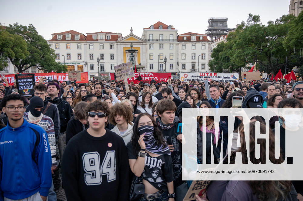 Demonstrators take part in a protest organized by the Acampada de Lisboa housing movement, demanding affordable housing, limits on rising rents and an end to property speculation. The march takes place in central Lisbon, from Marques de Pombal to Rossio Square, following recent police removal of protest tents and the detention of 55 demonstrators during housing protests in the Portuguese capital. Lisbon Portugal - ZUMAr238 20261024_zip_r238_054