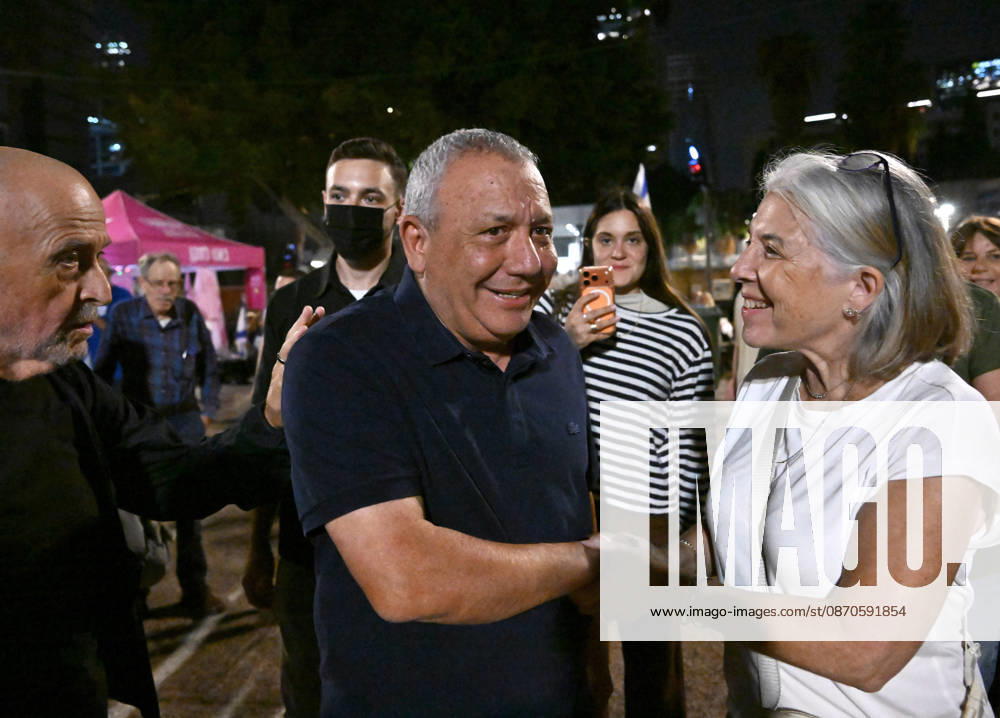 Gadi Eisenkot, Head of the Yashar Party, greets supporters before joining Israelis at a protest in Hostage Square in Tel Aviv, three days before the election, demanding an independent State Commission of Inquiry into the failures surrounding the October 7, 2023, Hamas massacre, on Saturday, October 24, 2026. JER2026102410 DEBBIExHILL