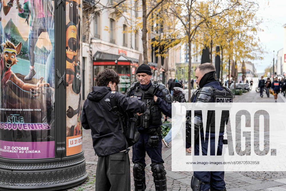 Police intervene in demonstrators amid ongoing protests in Nancy NANCY, FRANCE - OCTOBER 24: Police take measures during a demonstration amid ongoing social and political tensions in Nancy, France, on October 24, 2026. Muhammed Said Tako Anadolu Nancy France. Editorial use only. Please get in touch for any other usage.