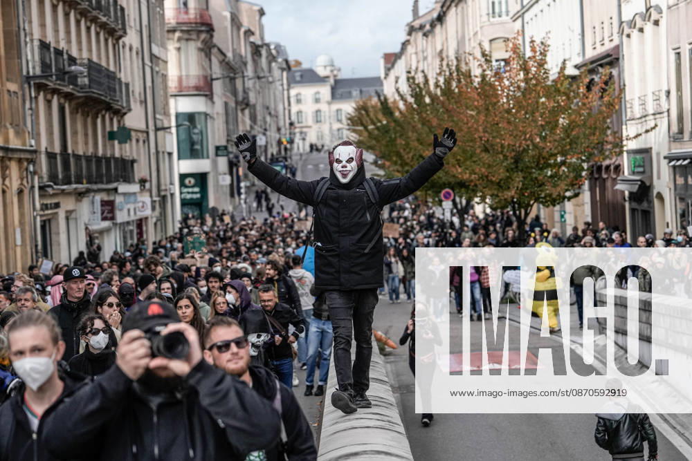 Police intervene in demonstrators amid ongoing protests in Nancy NANCY, FRANCE - OCTOBER 24: Protesters holding banners gather as police take security measures during a demonstration amid ongoing social and political tensions in Nancy, France, on October 24, 2026. Muhammed Said Tako Anadolu Nancy France. Editorial use only. Please get in touch for any other usage.