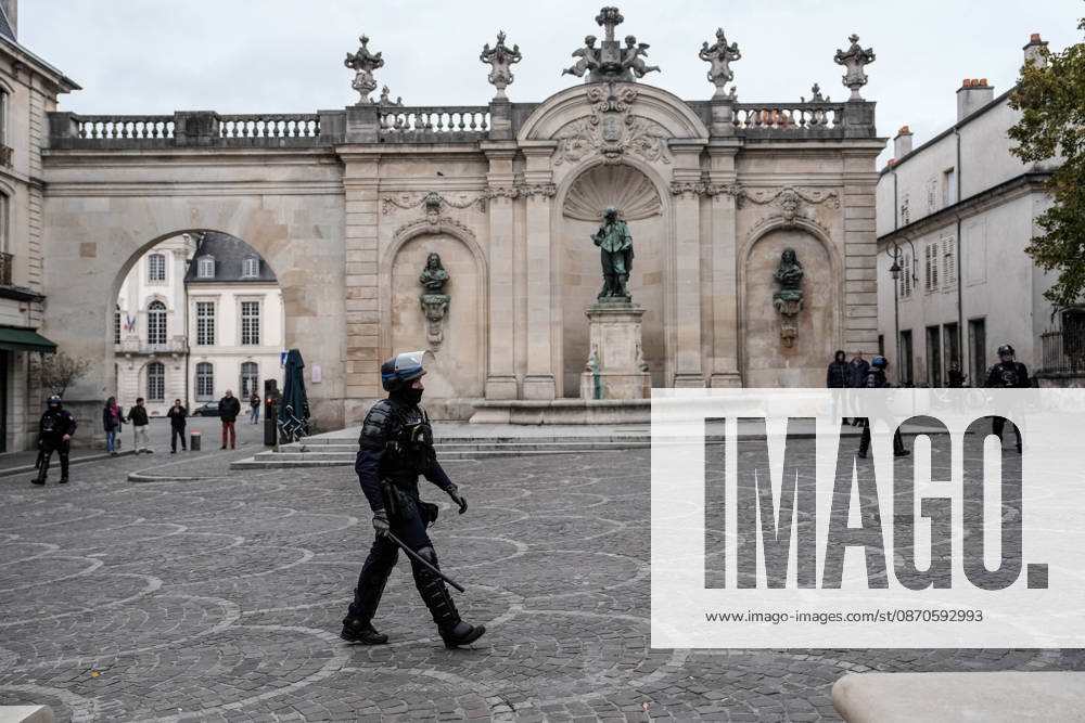 Police intervene in demonstrators amid ongoing protests in Nancy NANCY, FRANCE - OCTOBER 24: Protesters holding banners gather as police take security measures during a demonstration amid ongoing social and political tensions in Nancy, France, on October 24, 2026. Muhammed Said Tako Anadolu Nancy France. Editorial use only. Please get in touch for any other usage.