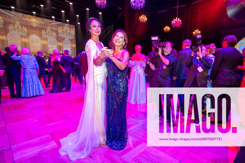 Leipzig: The 30th Leipzig Opera Ball at Augustusplatz on October 24, 2026, starting at 5:00 p.m. Leipzig, Augustusplatz, Leipzig Opera, Photographer: EHL Media, Rico Welzel. Pictured: Natalia Yegorova, singer, and Claudia Obert, entrepreneur. On October 24, 2026, the 31st Leipzig Opera Ball will take place at the Leipzig Opera.