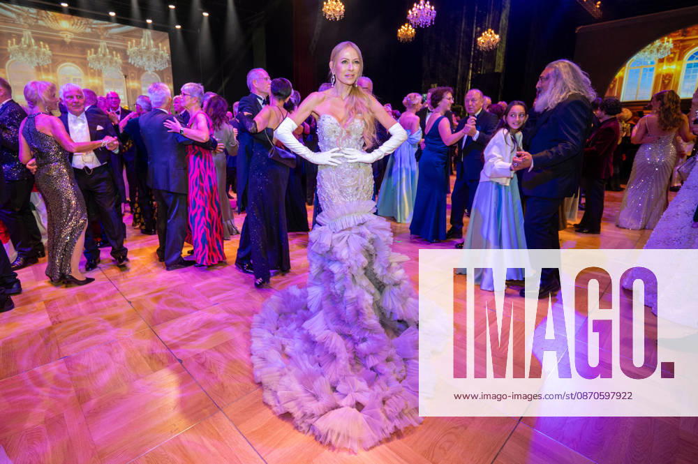 Leipzig: The 30th Leipzig Opera Ball at Augustusplatz on October 24, 2026, starting at 5:00 p.m. Leipzig, Augustusplatz, Leipzig Opera, Photographer: EHL Media, Rico Welzel. Pictured: Jenny Elvers, actress. On October 24, 2026, the 31st Leipzig Opera Ball will take place at the Leipzig Opera. Once again, dozens of national and international stars have been in