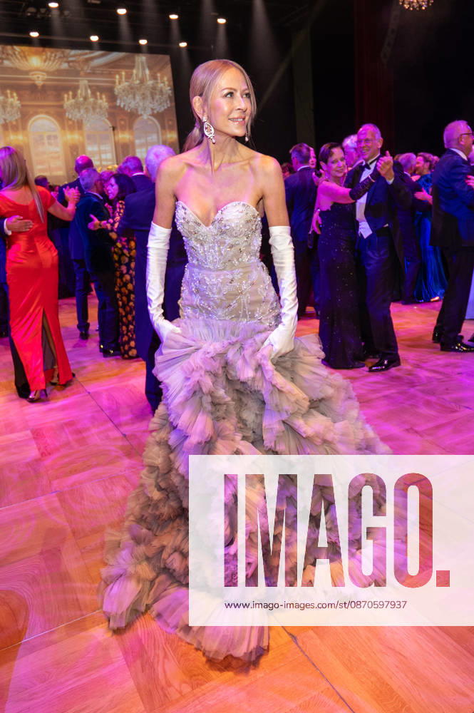 Leipzig: The 30th Leipzig Opera Ball at Augustusplatz on October 24, 2026, starting at 5:00 p.m. Leipzig, Augustusplatz, Leipzig Opera, Photographer: EHL Media, Rico Welzel. Pictured: Jenny Elvers, actress. On October 24, 2026, the 31st Leipzig Opera Ball will take place at the Leipzig Opera. Once again, dozens of national and international stars have been in