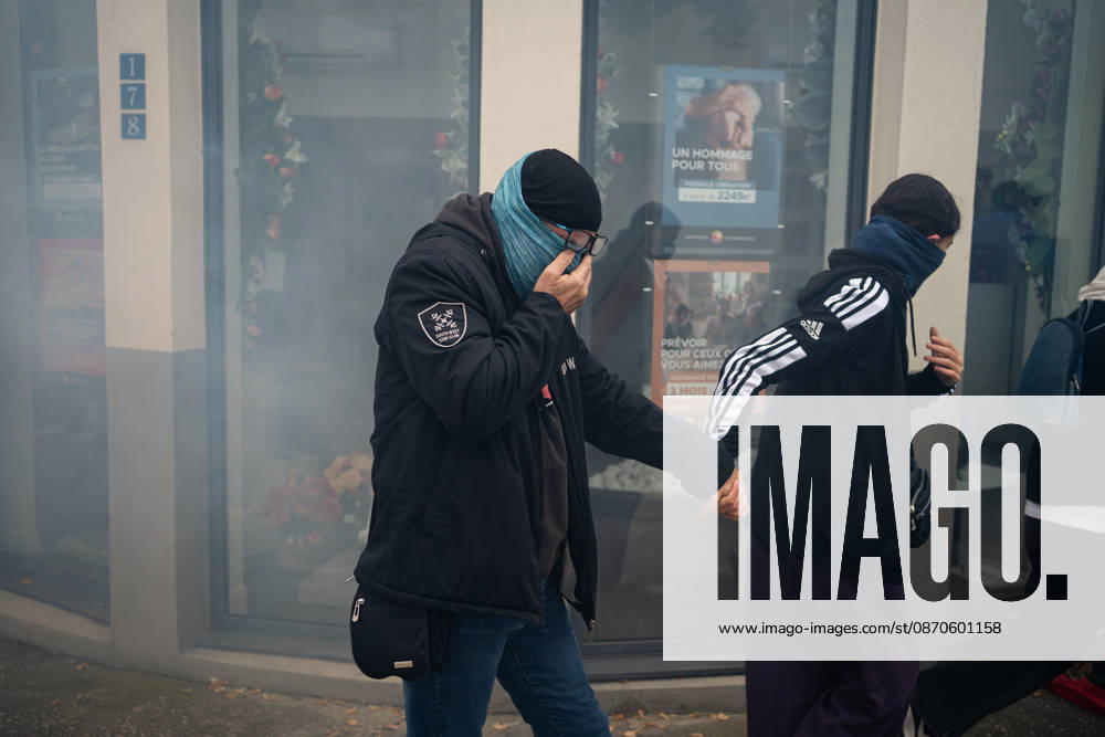 Protest Against the High Cost of Living in Lyon on October 24, 2026 Nicolas Liponne MAXPPP Lyon 10 24 2026 Police used tear gas on a procession that had set out to protest following the evacuation of Place Jean Macé during a day of mobilization against the high cost of living in Lyon, October 24, 2026. Demonstrations had been banned in part of the city center following the riots on October 17. Police used tear gas against a procession that had set out after the evacuation of Place Jean Macé during a day of protests against the high cost of living in Lyon on October 24, 2026. Demonstrations had been banned in part of the city center following the riots on October 17. France, Oct. 24, 2026. Another day of protests this Saturday, and amid fea