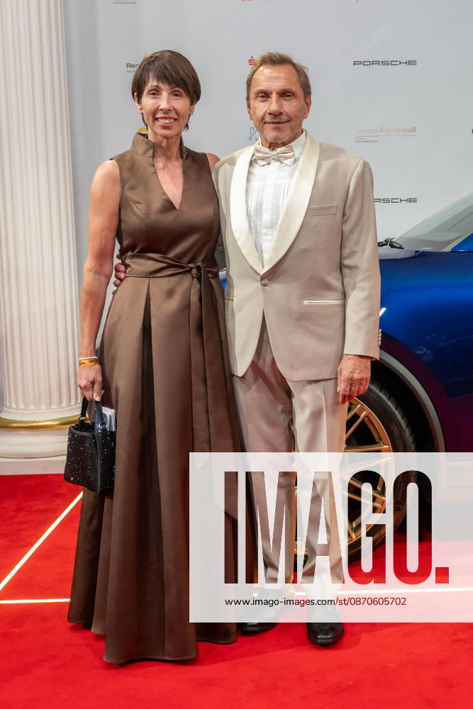 Leipzig: 30th Leipzig Opera Ball at Augustusplatz, October 24, 2026, starting at 5:00 p.m. Leipzig, Augustusplatz, Leipzig Opera, Photographer: EHL Media, Rico Welzel. Pictured: Richy Müller, actor (right), with his wife Christl Stumhofer. On October 24, 2026, the 31st Leipzig Opera Ball will take place at the Leipzig Opera