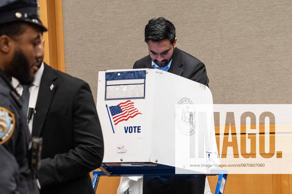 Mayor Zohran Mamdani is casting his vote on the first day of early voting in general election at polling station at Metropolitan Museum of Art in New York, NY on October 24, 2026. Bronx USA - ZUMAr339 20261024_znp_r339_012