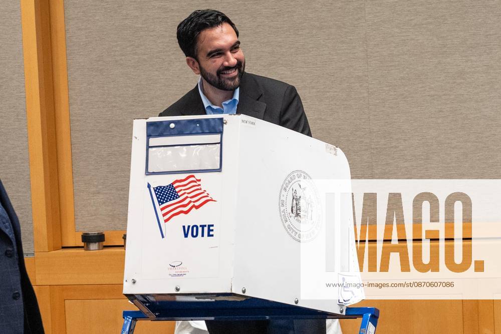 Mayor Zohran Mamdani is casting his vote on the first day of early voting in general election at polling station at Metropolitan Museum of Art in New York, NY on October 24, 2026. Bronx USA - ZUMAr339 20261024_znp_r339_016