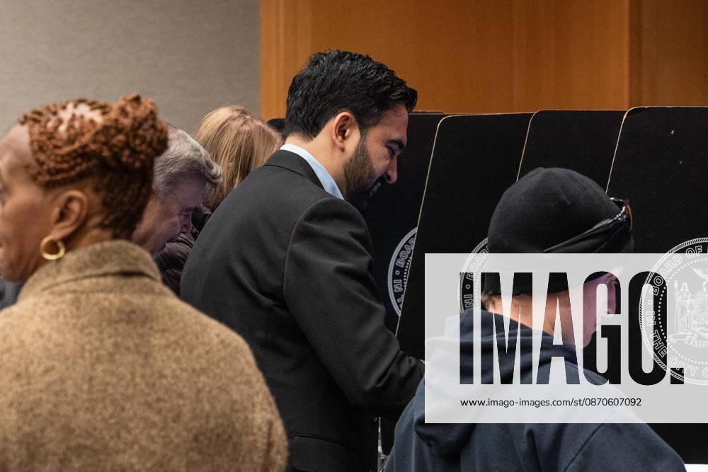 Mayor Zohran Mamdani is casting his vote on the first day of early voting in general election at polling station at Metropolitan Museum of Art in New York, NY on October 24, 2026. Bronx USA - ZUMAr339 20261024_znp_r339_017