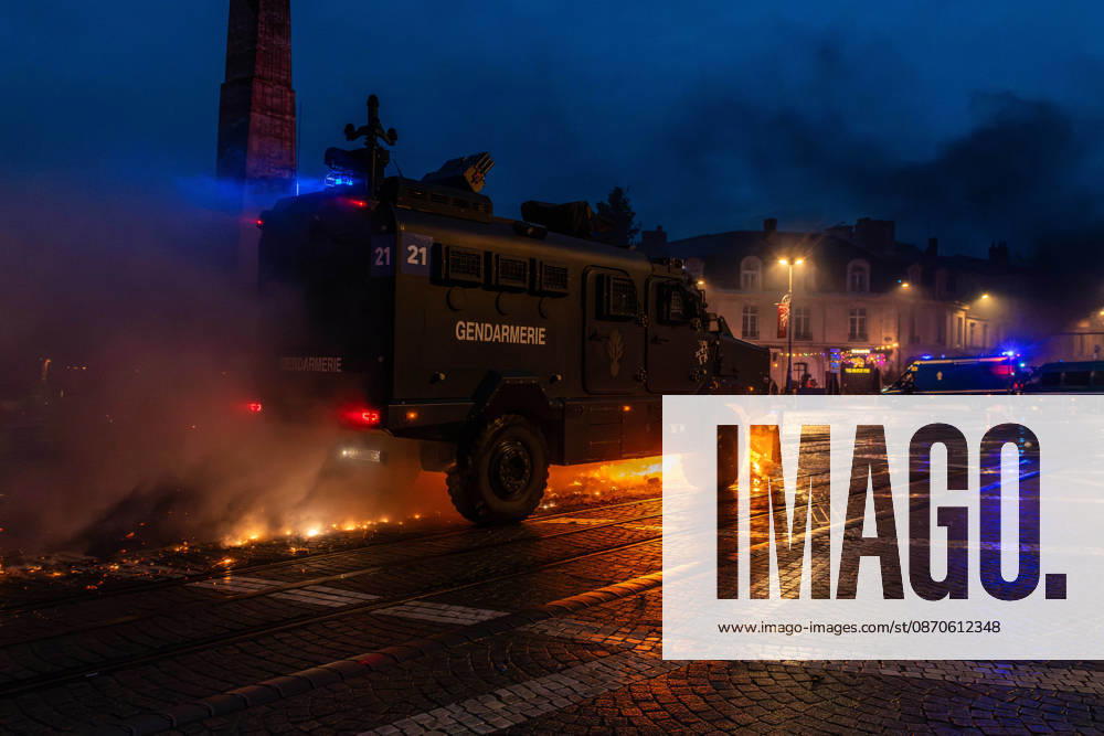 In Bordeaux, the march on the second day of protests against the rising cost of living initially proceeded peacefully. At the end of the route, violent clashes broke out on the sidelines between groups of demonstrators and law enforcement officers. Projectiles were thrown at riot police, who used tear gas to disperse the groups. Participants in the mobilization also included members of the Yellow Vests movement. Bordeaux France - ZUMAh207 20261024_zip_h207_048