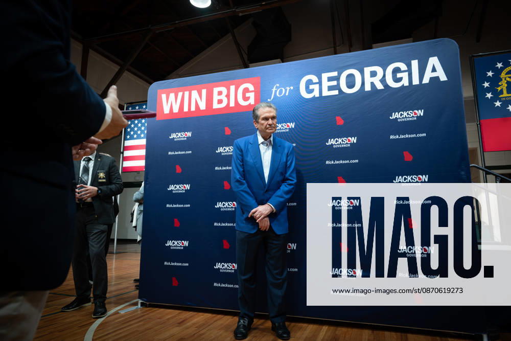 Republican Georgia gubernatorial candidate RICK JACKSON waits to greet supporters at a small rally in North Georgia as he campaigns in a closely contested race against Democratic candidate and former Atlanta Mayor Keisha Lance Bottoms. Canton USA - ZUMAn03_ 20261024_zaf_n03_011