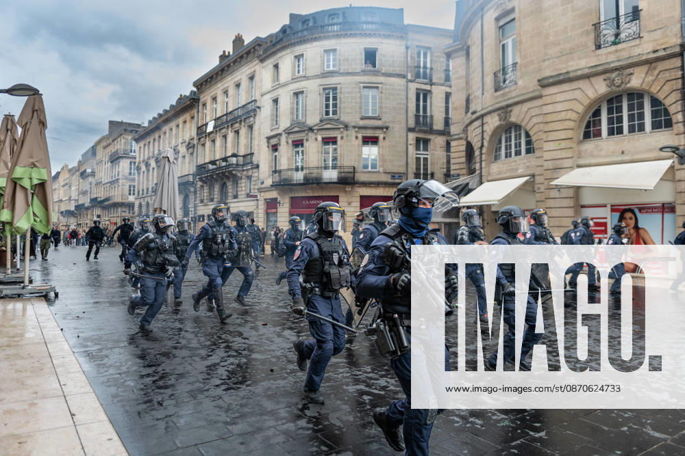 In Bordeaux, the march on the second day of protests against the rising cost of living initially proceeded peacefully. At the end of the route, violent clashes broke out on the sidelines between groups of demonstrators and law enforcement officers. Projectiles were thrown at riot police, who used tear gas to disperse the groups. Participants in the mobilization also included members of the Yellow Vests movement. Bordeaux France - ZUMAh207 20261024_zip_h207_030