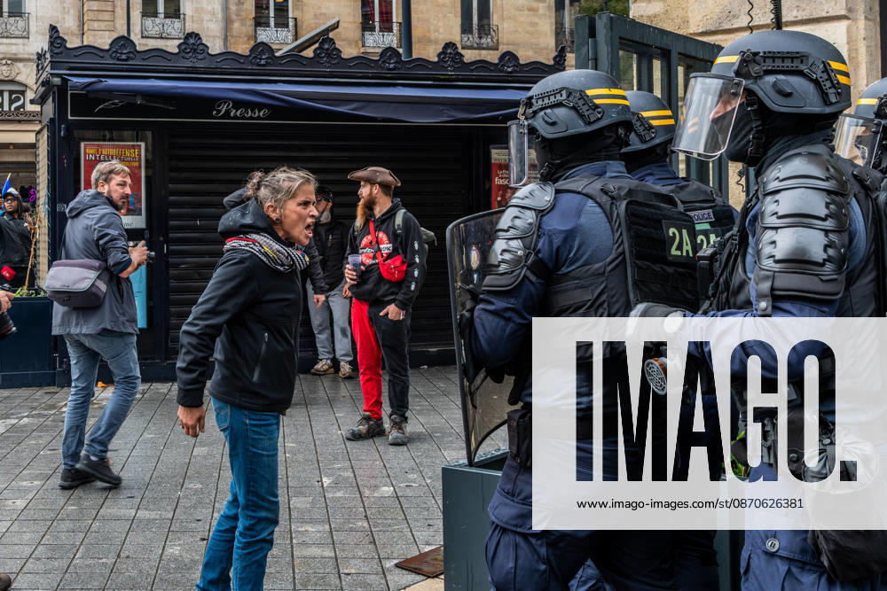 In Bordeaux, the march on the second day of protests against the rising cost of living initially proceeded peacefully. At the end of the route, violent clashes broke out on the sidelines between groups of demonstrators and law enforcement officers. Projectiles were thrown at riot police, who used tear gas to disperse the groups. Participants in the mobilization also included members of the Yellow Vests movement. Bordeaux France - ZUMAh207 20261024_zip_h207_008