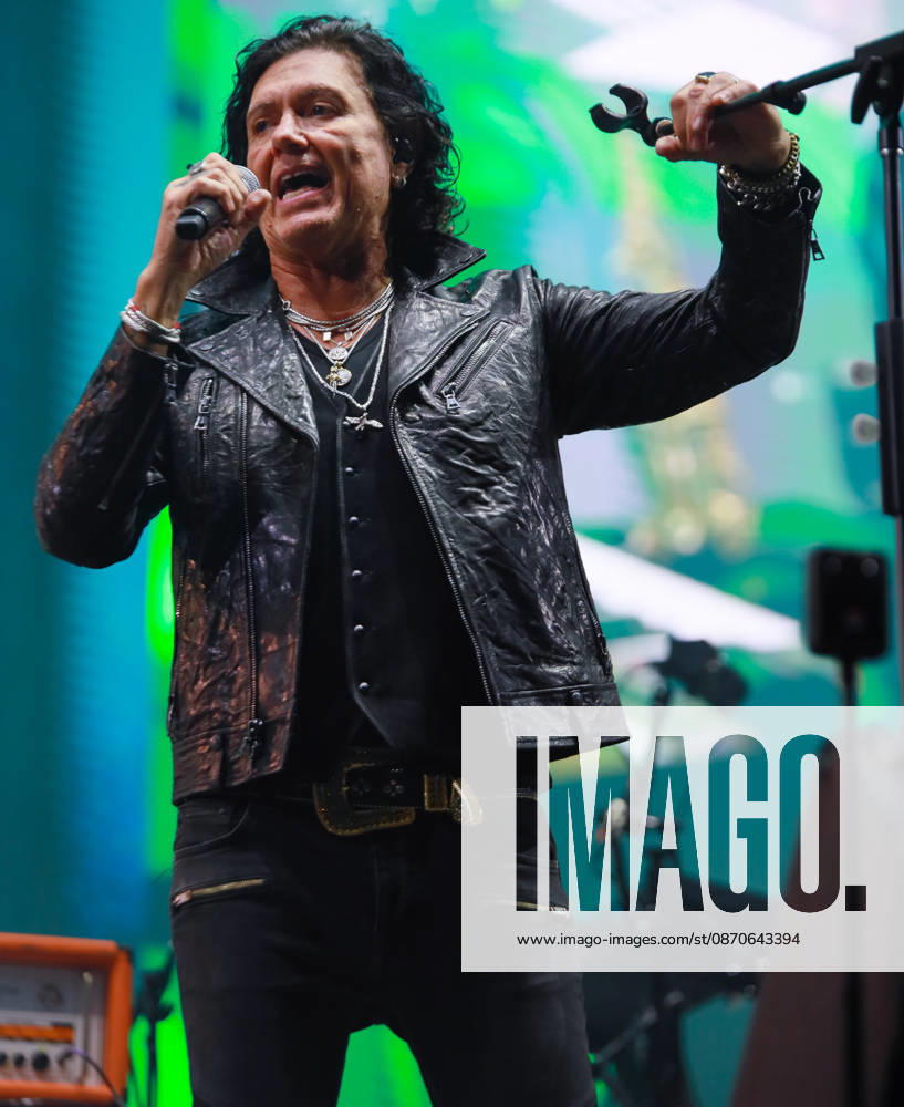 Frontman SAUL HERNANDEZ of Mexican rock band Caifanes performs on stage while gesturing to the crowd during the Tecate Peninsula 2026 music festival at Explanada Estadio Caliente in Tijuana, Baja California, Mexico, October 24, 2026. Tijuana Mexico - ZUMAm311 20261024_zip_m311_016