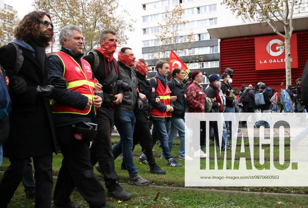 Yellow Vests Protest Act II - Paris Demonstration in favor of purchasing power, the protection of public services, and fiscal and social justice, in Paris on October 24, 2026 as part of a nationwide call for mobilisation bringing together former members of the Yellow Vest movement, labor unions, high school and university students. Photo by Florian Aventurier ABACAPRESS.COM Paris France