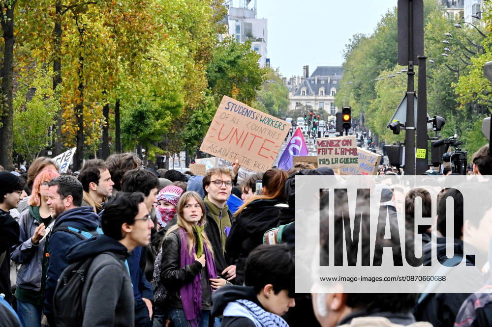 Yellow Vests Protest Act II - Paris Demonstration in favor of purchasing power, the protection of public services, and fiscal and social justice, as part of a nationwide call for mobilisation bringing together former members of the Yellow Vest movement, labor unions, high school and university students. in Paris on October 24, 2026. Photo by Karim Ait Adjedjou ABACAPRESS.COM Paris France