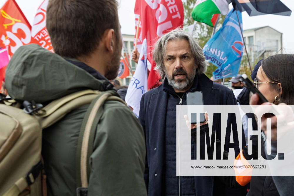Politics at Demonstration Against French Far-Right Party RN - Orleans Aymeric Caron attends a rally against racism, fascism and imperialism held in Orléans, Loiret, France on October 24, 2026, in opposition to the National Rally congress. Photo by Pascal Avenet ABACAPRESS.COM Orleans France