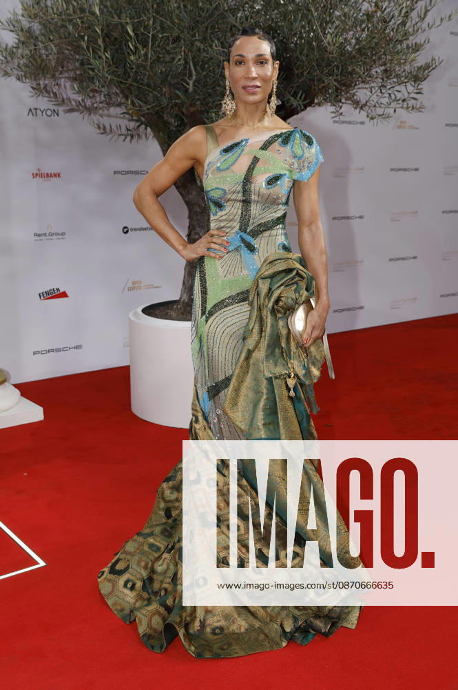 Annabelle Mandeng at the 31st Leipzig Opera Ball 2026 at the Leipzig Opera House, Leipzig, October 24, 2026 Foto:xR.xStoffelsx xFuturexImagex opernball2026_6051