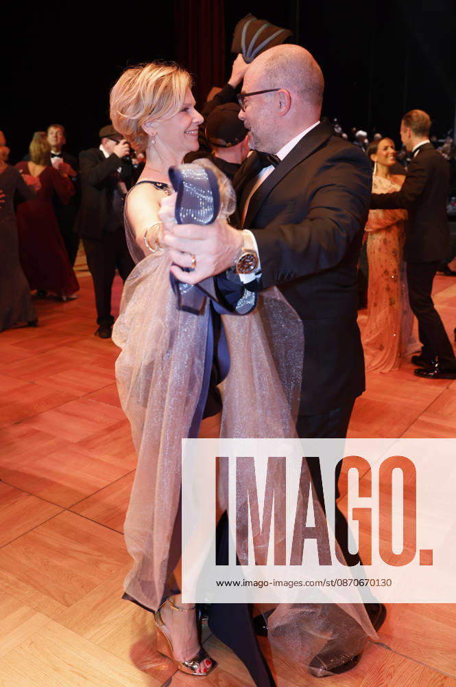 Andrea Kathrin Loewig with a guest at the 31st Leipzig Opera Ball 2026 at the Leipzig Opera House, Leipzig, October 24, 2026 Foto:xR.xStoffelsx xFuturexImagex opernball2026_6085