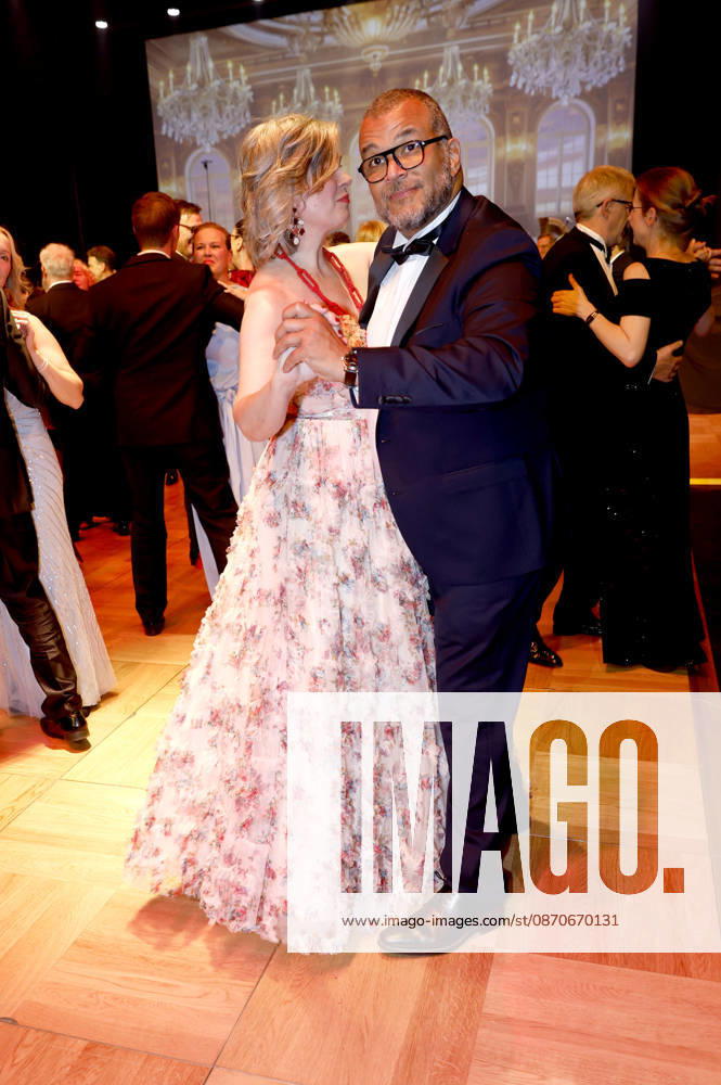 Nikolaus Okonkwo with his wife Cheryl Shepard at the 31st Leipzig Opera Ball 2026 at the Leipzig Opera, Leipzig, October 24, 2026 Foto:xR.xStoffelsx xFuturexImagex opernball2026_6090