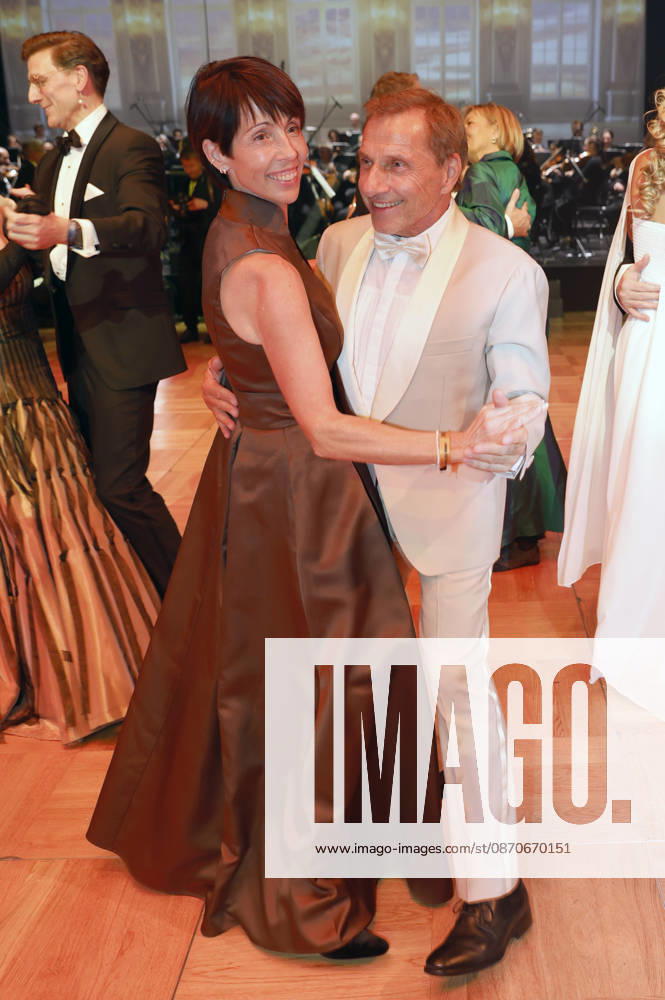 Richy Müller with his wife Christl Stumhofer at the 31st Leipzig Opera Ball 2026 at the Leipzig Opera, Leipzig, October 24, 2026 Foto:xR.xStoffelsx xFuturexImagex opernball2026_6083