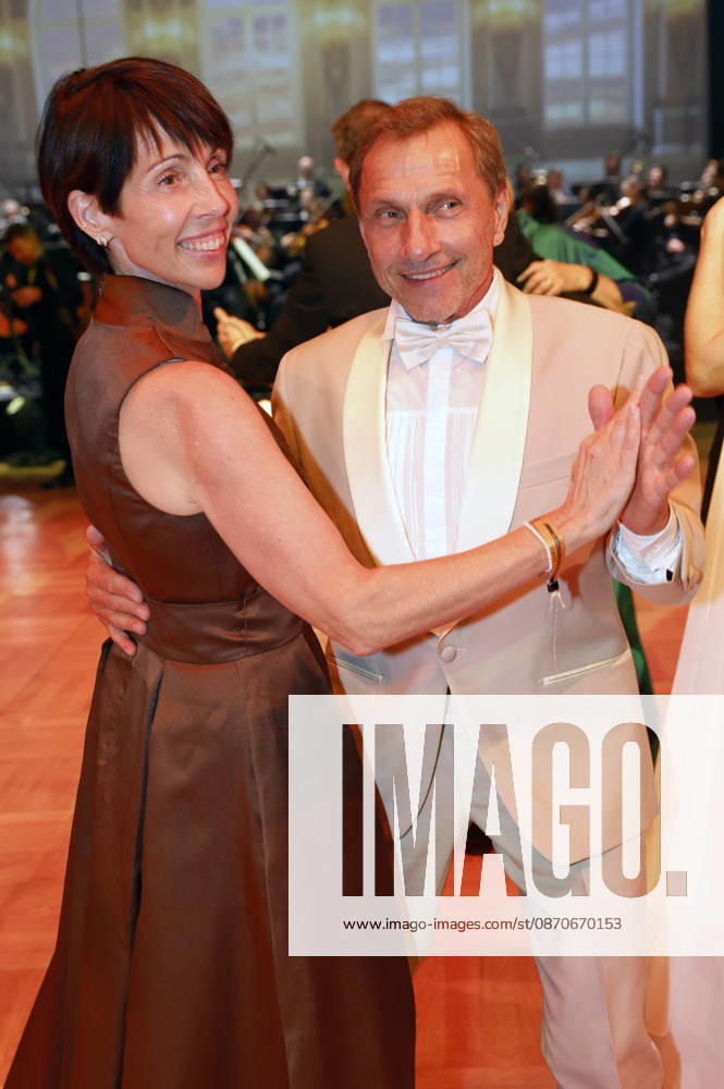 Richy Müller with his wife Christl Stumhofer at the 31st Leipzig Opera Ball 2026 at the Leipzig Opera, Leipzig, October 24, 2026 Foto:xR.xStoffelsx xFuturexImagex opernball2026_6084