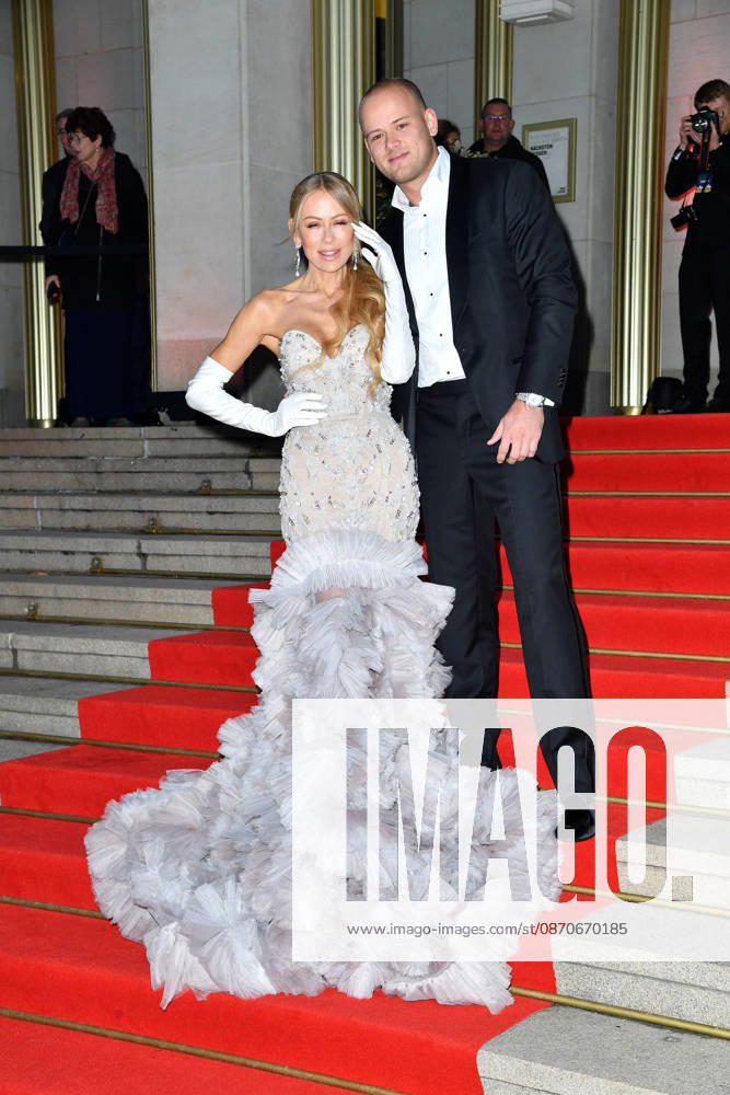 Jenny Elvers with her son Paul Jolig at the 2026 Leipzig Opera Ball at the Leipzig Opera on October 24, 2026