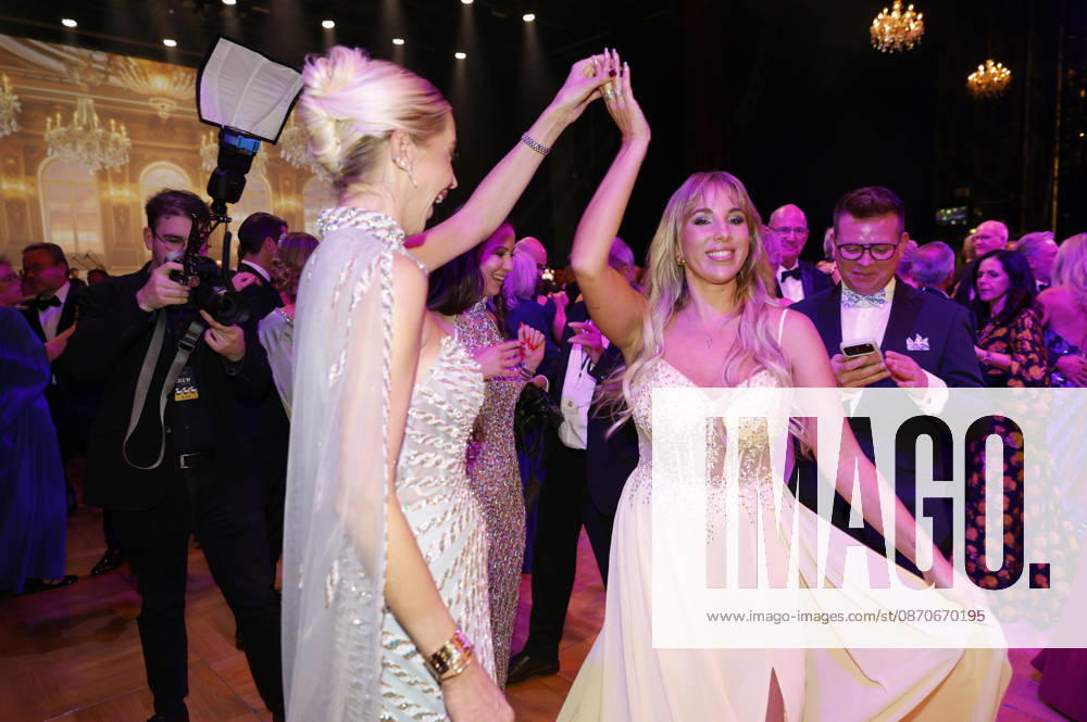 Verena Kerth and Annemarie Eilfeld at the 31st Leipzig Opera Ball in 2026 at the Leipzig Opera House, Leipzig, October 24, 2026 Foto:xR.xStoffelsx xFuturexImagex opernball2026_6104