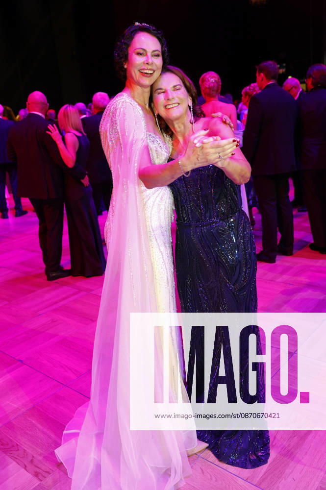Natalia Yegorova and Claudia Obert at the 31st Leipzig Opera Ball 2026 at the Leipzig Opera, Leipzig, October 24, 2026 Foto:xR.xStoffelsx xFuturexImagex opernball2026_6115