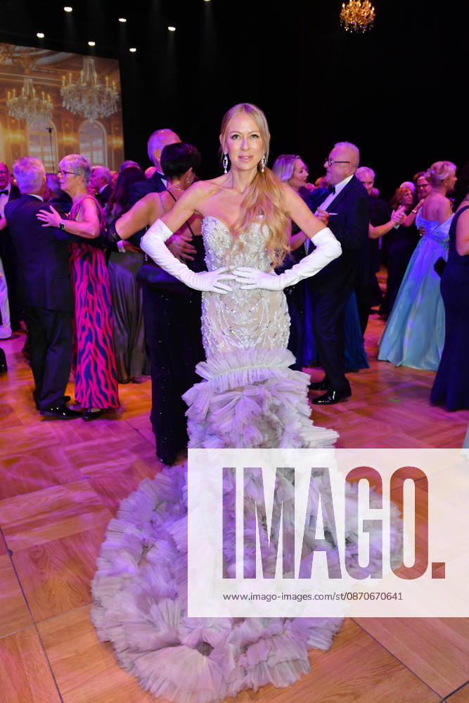 Jenny Elvers at the 2026 Leipzig Opera Ball at the Leipzig Opera on October 24, 2026