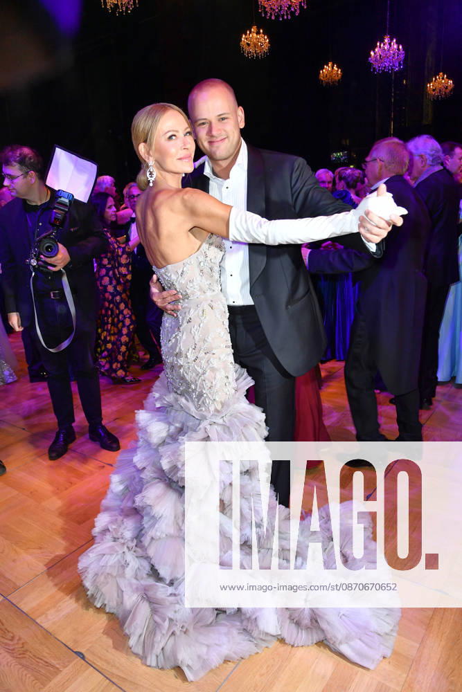 Jenny Elvers with her son Paul Jolig at the 2026 Leipzig Opera Ball at the Leipzig Opera on October 24, 2026