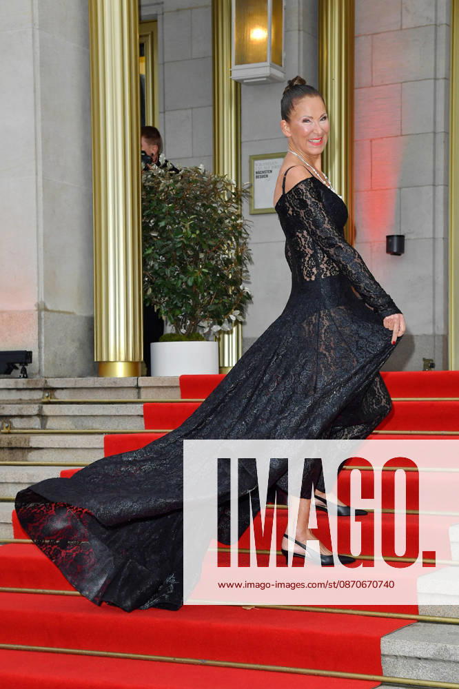 Eva Lutz at the 2026 Leipzig Opera Ball at the Leipzig Opera on October 24, 2026