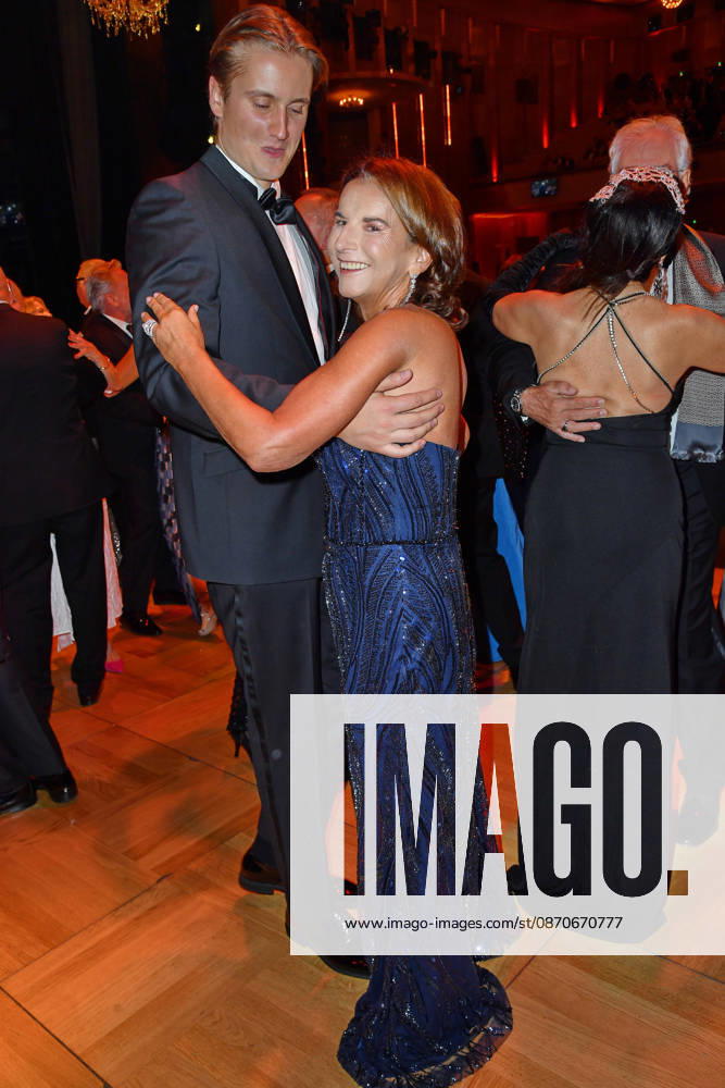 Claudia Obert at the 2026 Leipzig Opera Ball at the Leipzig Opera on October 24, 2026