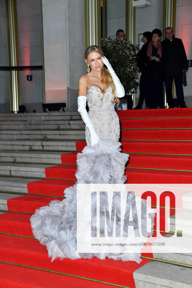 Jenny Elvers at the 2026 Leipzig Opera Ball at the Leipzig Opera on October 24, 2026