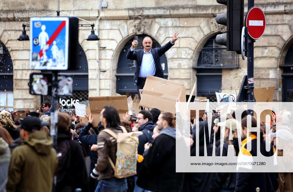Several thousand people are marching through downtown Bordeaux on October 24, 2026. Patrick Bernard, Bestimage. Several thousand people are marching through downtown Bordeaux for the demonstration on October 24, 2026, in Bordeaux, France.