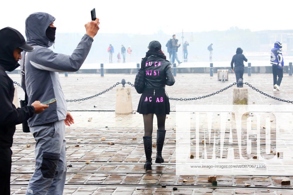 Several thousand people are marching through downtown Bordeaux on October 24, 2026. Patrick Bernard, Bestimage. Several thousand people are marching through downtown Bordeaux for the demonstration on October 24, 2026, in Bordeaux, France.